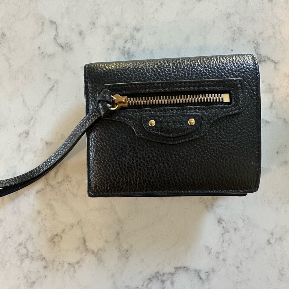 Pebbled leather Balenciaga wallet in great condition.  Neo classic mini wallet